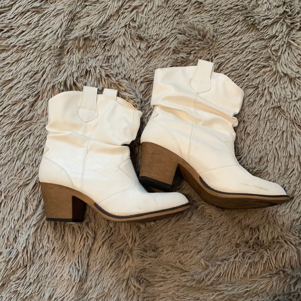 White short cowgirl boots